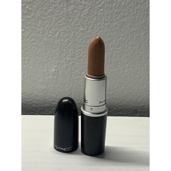 MAC Lustre Lipstick HUG ME #508- Nude Tone Frost Original Formula *USED - Picture 9 of 12